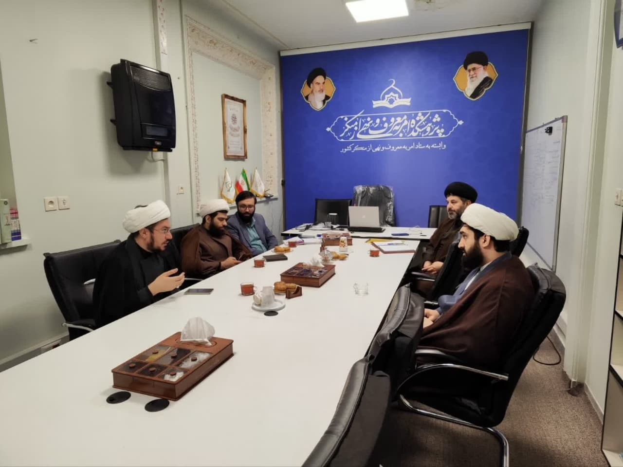 نشست مسئولان ستاد امر به معروف همدان با مسئولان پژوهشکده